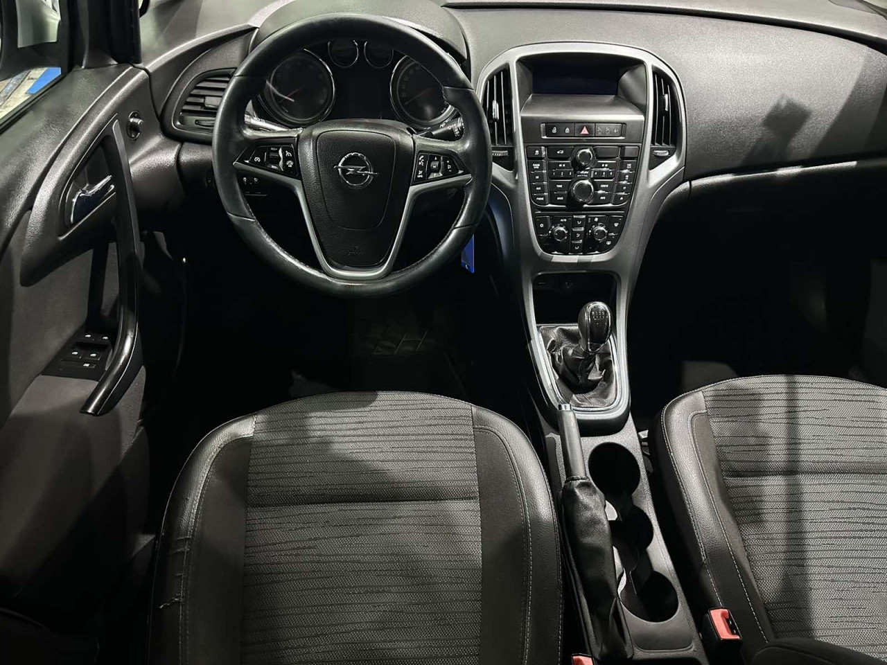 OPEL ASTRA J 1.6i, 2016 GODINA , 1 VLASNIK, REGISTROVAN