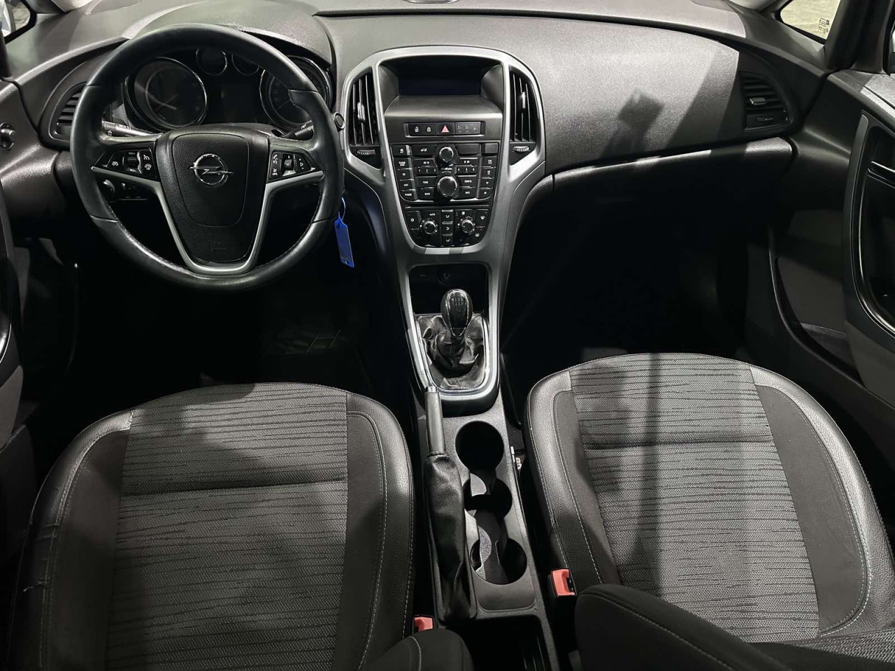 OPEL ASTRA J 1.6i, 2016 GODINA , 1 VLASNIK, REGISTROVAN