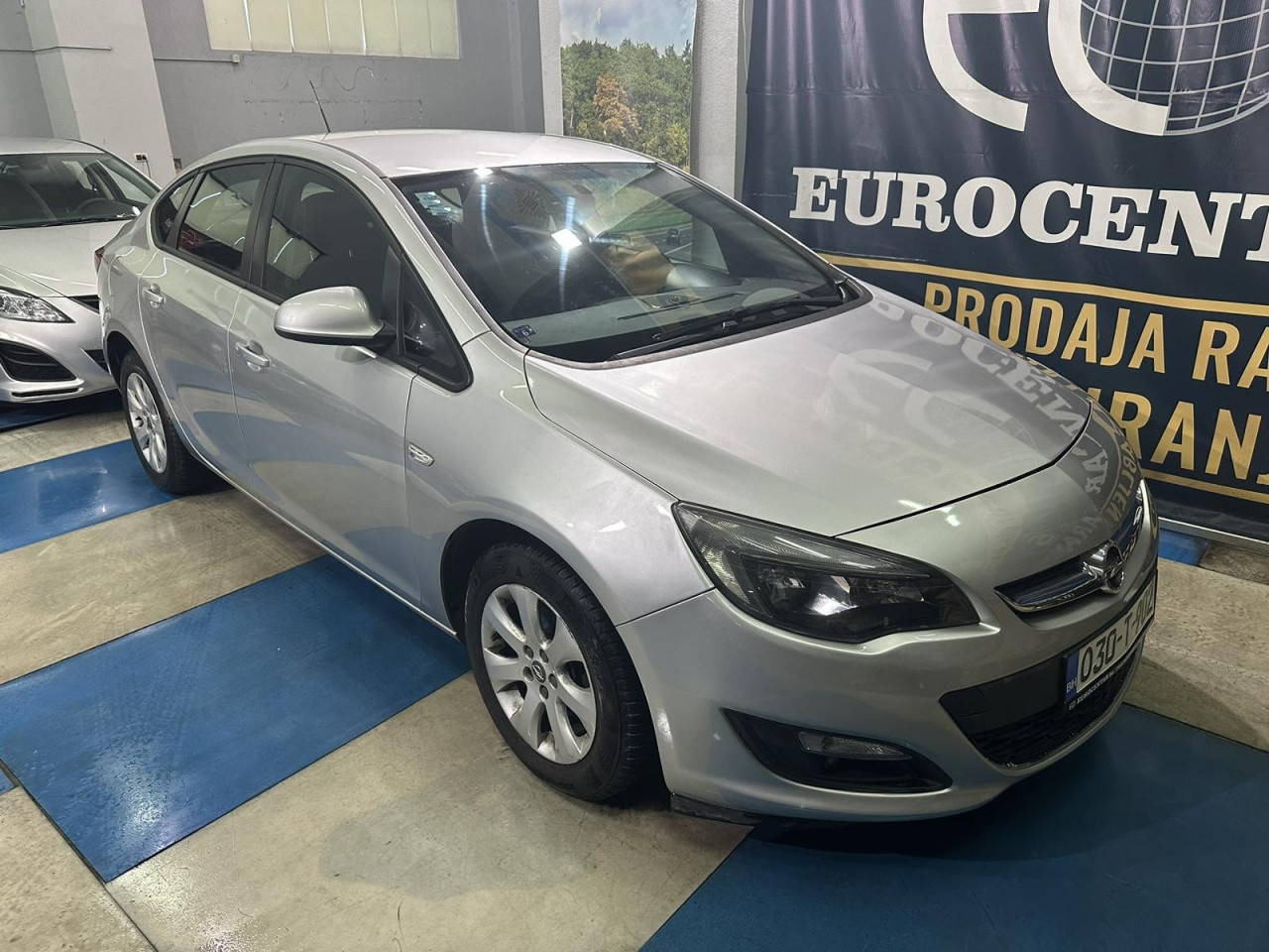 OPEL ASTRA J 1.6i, 2016 GODINA , 1 VLASNIK, REGISTROVAN