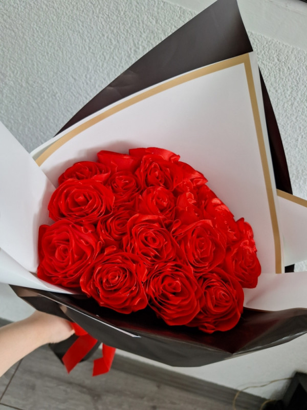 8 MART POKLON BUKET RUŽA OSMI MART