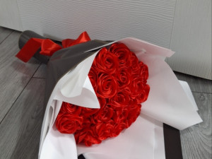 8 MART POKLON BUKET RUŽA OSMI MART