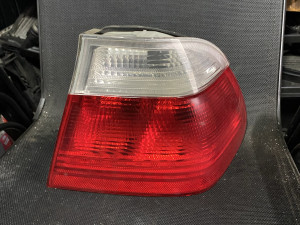 Zadnja desna stopka bmw e46 stari model limuzina