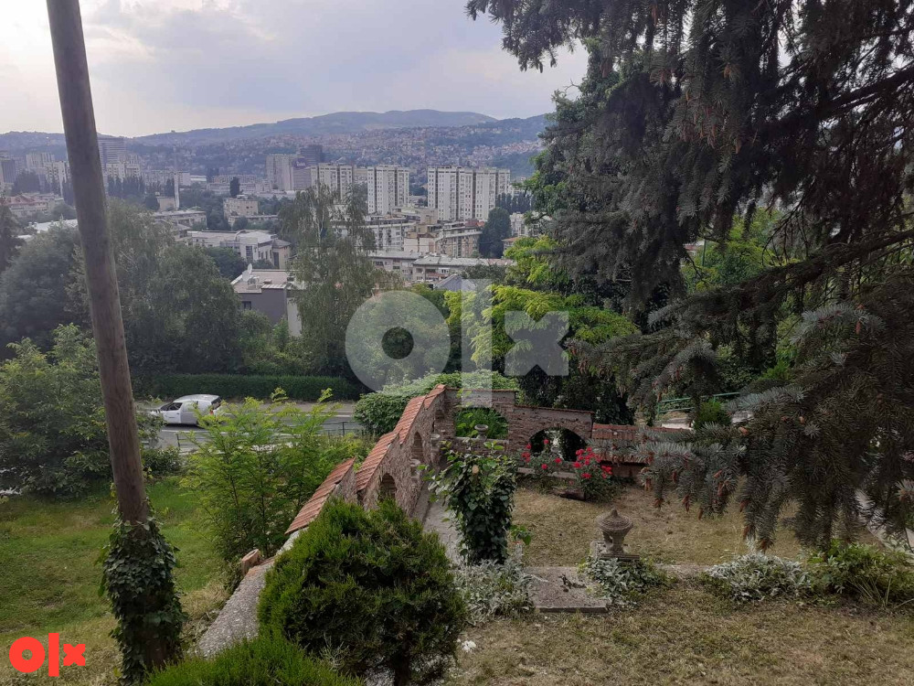 Kuća  - Novo Sarajevo 300 m i  basta 700m iznad OHR