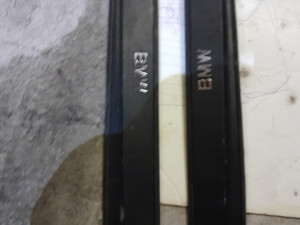 PLASTIKE NA PRAGOVIMA BMW X1 2011 god