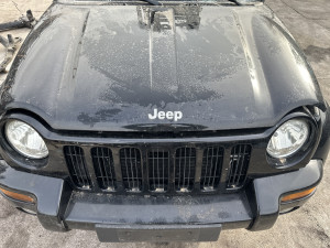 Branik hauba Jeep Liberty (fotografija 2)