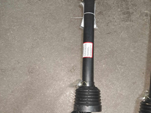 TRAKTORSKI KARDAN 02 L-900 ZA PRSKALICU ,SAKUPLJAC , RASIPAC  ...