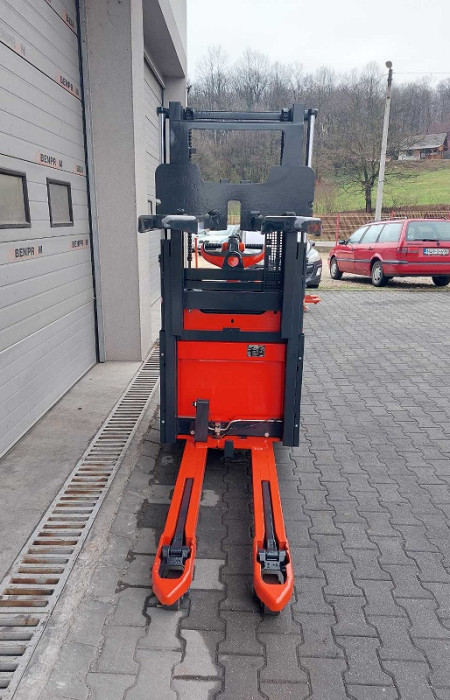 Elektro paletar - Viljuskar LINDE D12AP