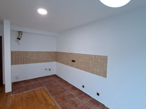 Centar grada 91m2, 1 sprat photo 3