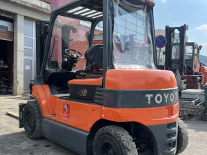 viljuskar viljuskari TOYOTA električni 4 tone