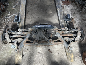 SKODA YETI 4X4 ZADNJI MOST POLUOSOVINE DIFERENCIJAL KLJESTA