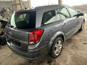 Zadnja desna vrata Opel Astra H 06g karavan