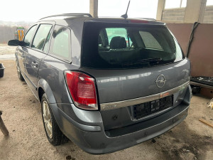 Zadnja hauba gepek sajba Opel Astra H 06g karavan