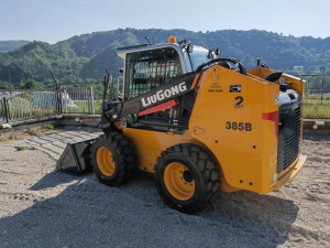 Mini utovarivač/skid steer LiuGong 385 B