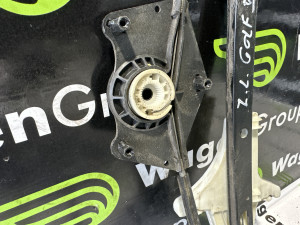 Podizac stakla prozora z.l. Volkswagen Golf 5 (fotografija 2)