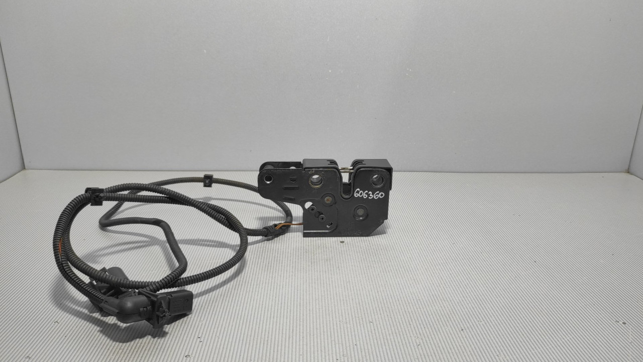 DIJELOVI BRAVA HAUBE VW T5 > 03-09 7H0823509A