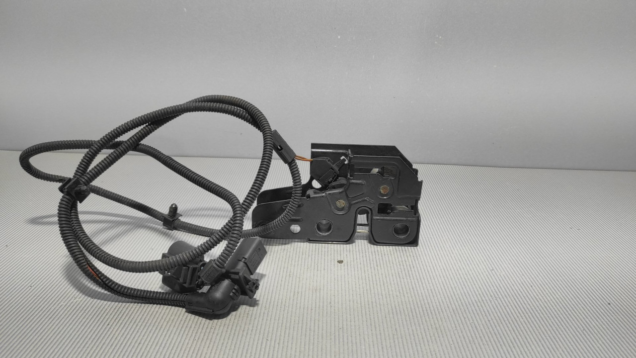 DIJELOVI BRAVA HAUBE VW T5 > 03-09 7H0823509A