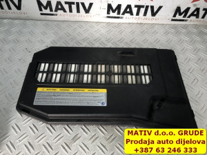 Poklopac akumulatora VW Touareg 7P 2010 7L0864643B