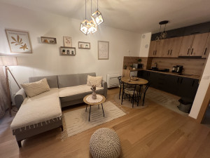 Stan na dan Sarajevo - Bulevar sa parkingom