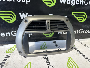 Resetke ventilacije Toyota RAV4 2004 (fotografija 1)