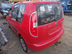 Skoda Roomster zadnja hauba karambolka