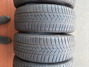 225 55 18 Pirelli zimske gume r18