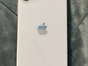 IPHONE 11 64GB ODLIČNO STANJE 350KM