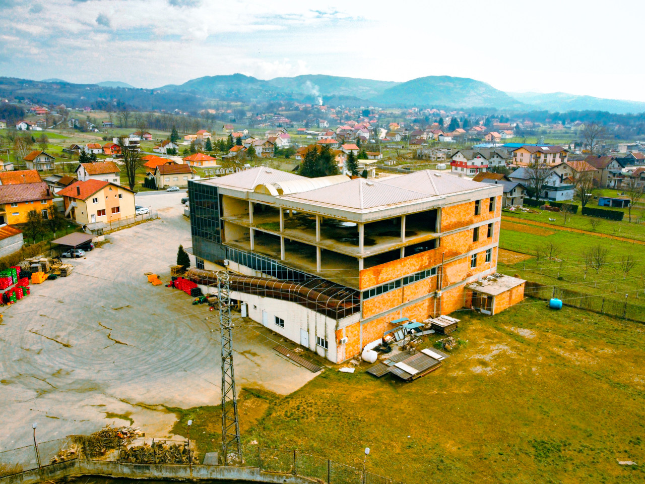 EOS / Poslovni Objekat / Travnik / Nova Bila / 3582 m2 photo 4