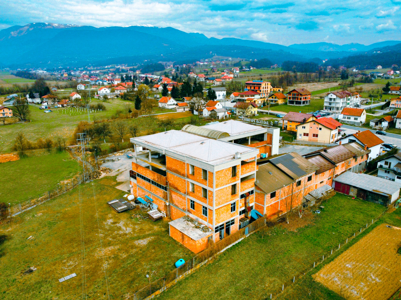 EOS / Poslovni Objekat / Travnik / Nova Bila / 3582 m2 6