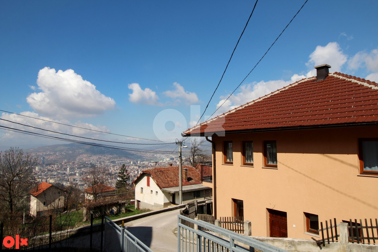 NN Nekretnine : Dvije kuće sa okućnicom - Hrid - Stari Grad