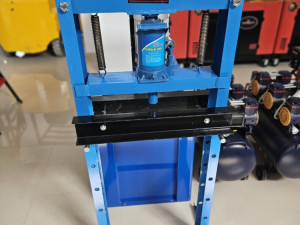 Hidraulicna presa 20 T