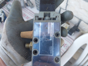 pneumatski ventil 24v festo bosch 0 820 015 025