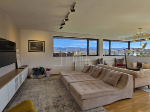 Vrhunski luksuzan i unikatan četverosoban stan Dobrinja