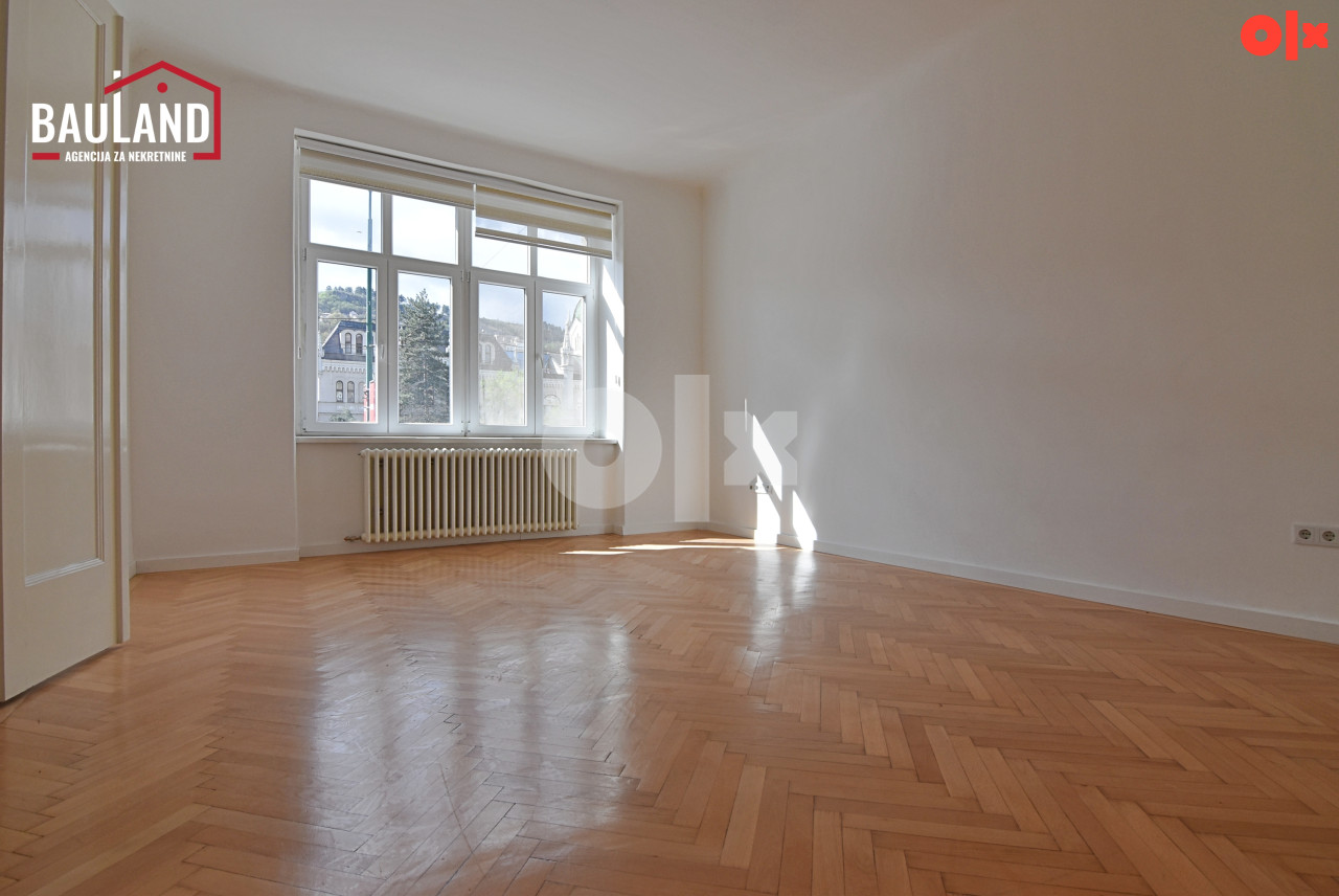 Poslovni prostor u visokom prizemlju-80m2 / Centar