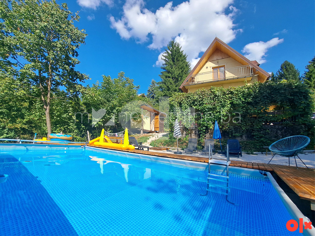 m2: Rakovica, vikendica 120m2 na parceli 1150m2