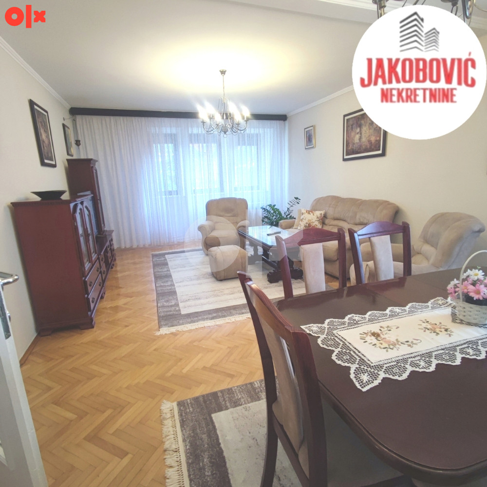 Trosoban stan u centru grada,81m2 4