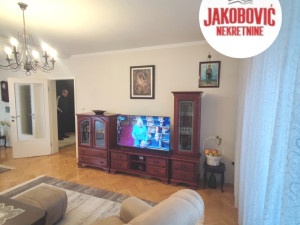 Trosoban stan u centru grada,81m2 photo 3