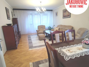 Trosoban stan u centru grada,81m2 photo 4