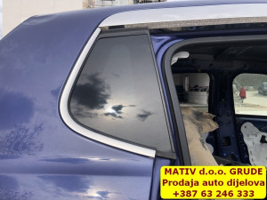 BOČNO staklo zadnje DESNO Peugeot 2008 2015