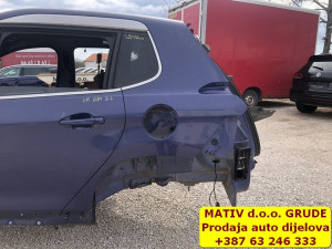 Zadnji bok LIJEVI STRANICA LIJEVA Peugeot 2008 2015