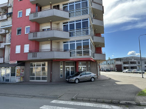 Poslovni prostor u Gradišci - 261,15 m2 photo 2