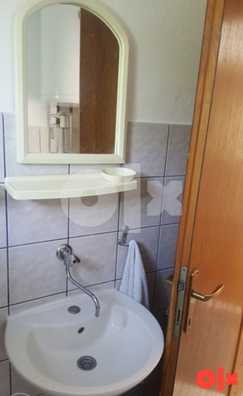 KOMPLET KUCA SA GARAZOM,BEZ NAMJESTAJA,STARI DIO GRADA 22