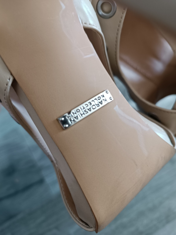 Kim Kardashian Cipele stikle sandale
