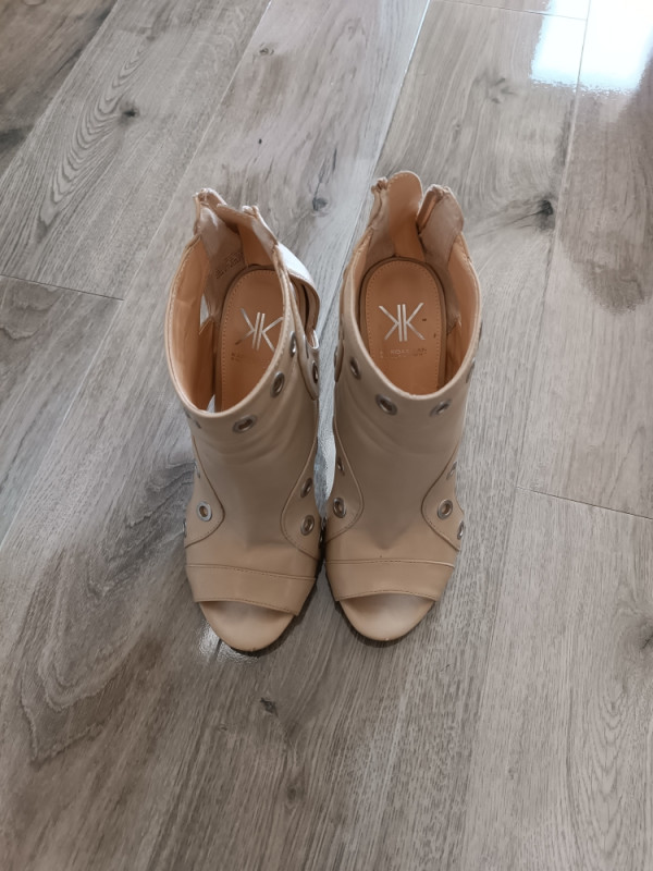 Kim Kardashian Cipele stikle sandale