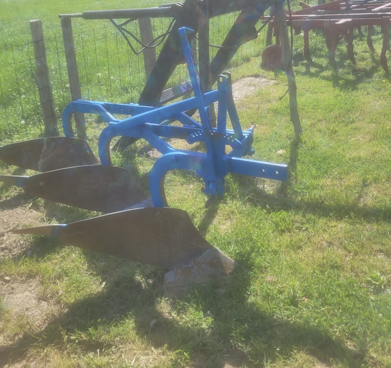 Plug za traktor 3 brazde