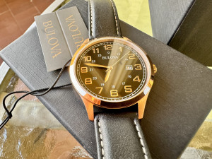 Sat BULOVA Classic Dress Gold 42mm /novo!