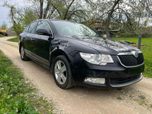 Prva prednja desna vrata Skoda Super B Superb 2011g