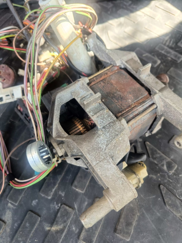 Indesit Ves masina motor