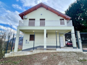 Potpuno renovirana i namještena kuća u Binježevu