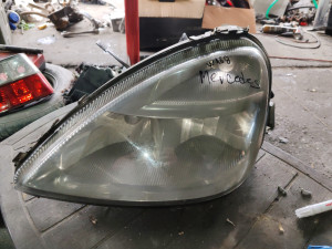 Far lijevi Mercedes A kl w168