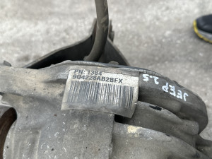 Diferencijal prednji poluosovina Jeep Liberty (fotografija 6)